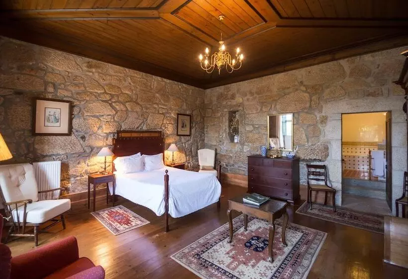 Casa Das Torres Da Facha