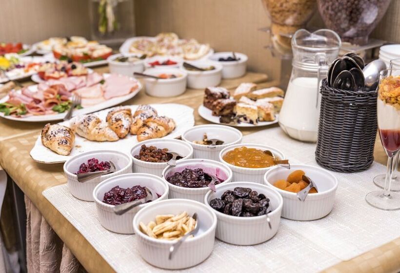 בית מלון כפרי Astoria