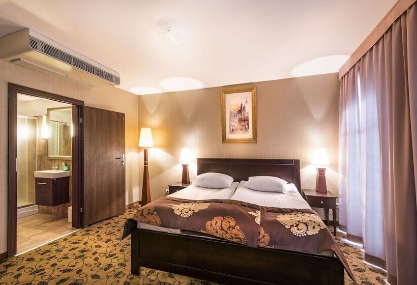 בית מלון כפרי Astoria