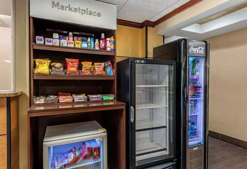 Отель Comfort Suites Mason Near Kings Island