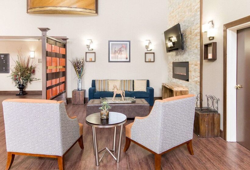 فندق Comfort Suites