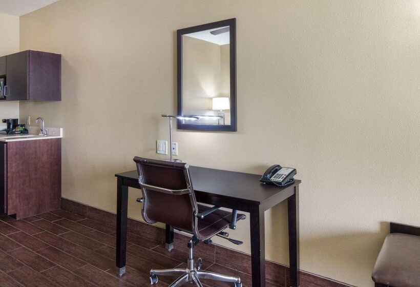 فندق Comfort Suites