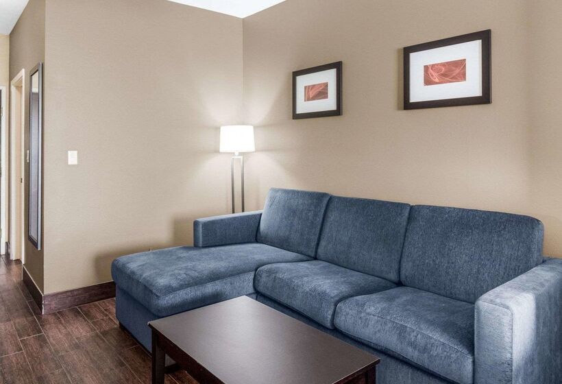 فندق Comfort Suites