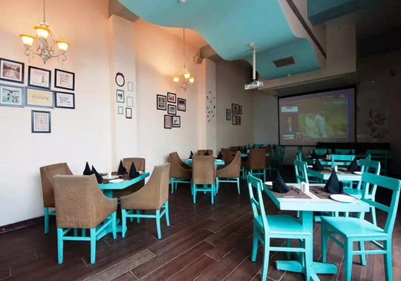 Отель The Corus