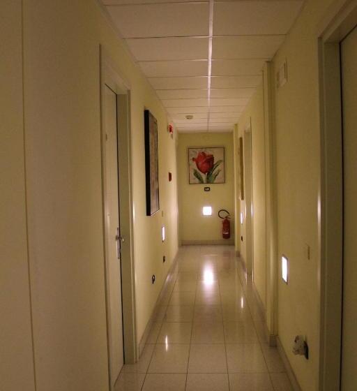 Отель Cristal Eboli