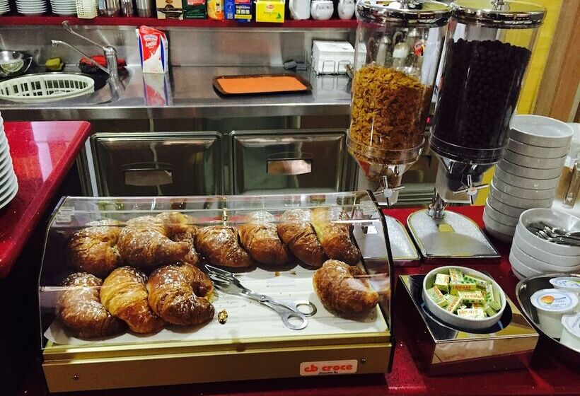 Отель Cristal Eboli