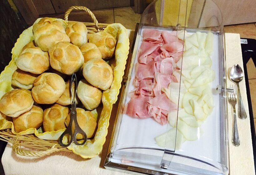 Отель Cristal Eboli