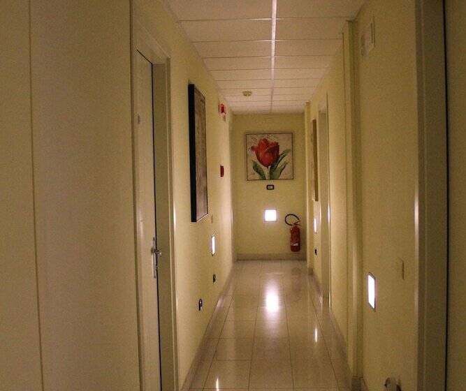 Отель Cristal Eboli