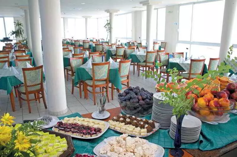 酒店 Dolphin Marina