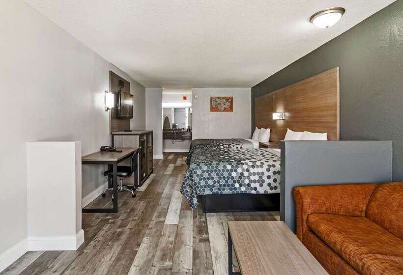 בית מלון כפרי Econo Lodge Inn & Suites Near Bricktown