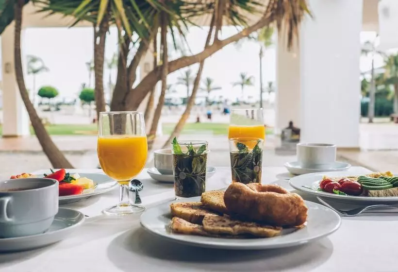 호텔 Iberostar Waves Saidia