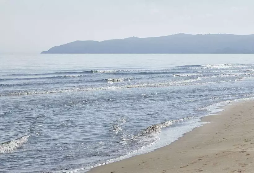 호텔 Iberostar Waves Saidia