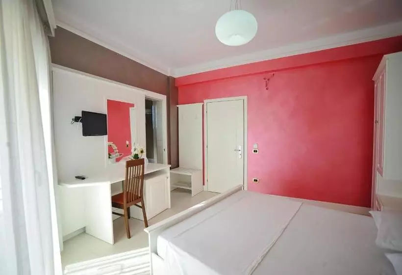 호텔 Iliria Internacional