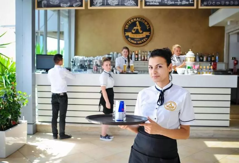 호텔 Iliria Internacional