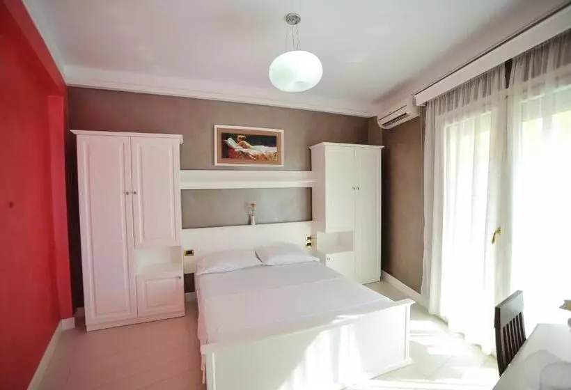 호텔 Iliria Internacional