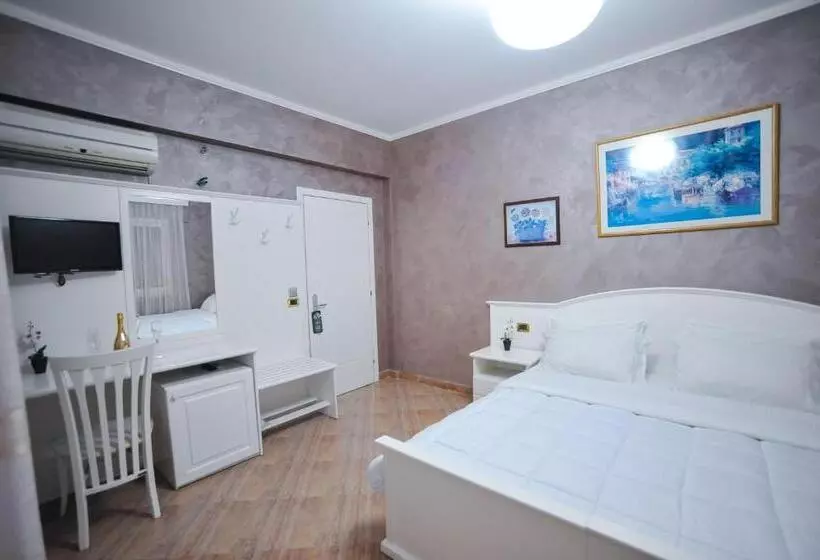 호텔 Iliria Internacional