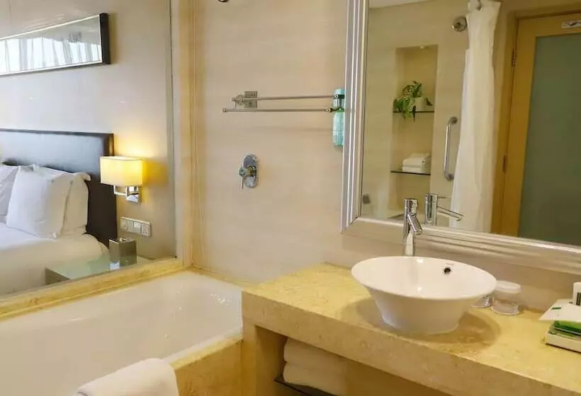 هتل Qingdao Parkview Holiday