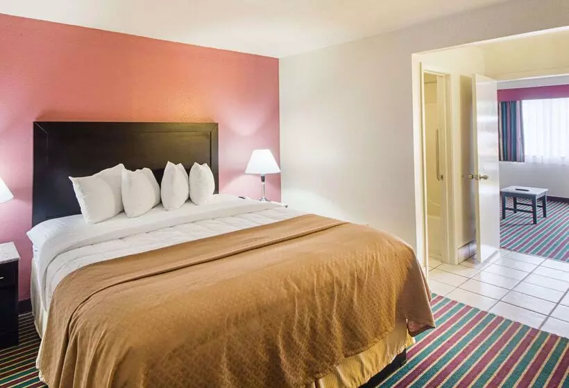 فندق Baymont By Wyndham Del Rio