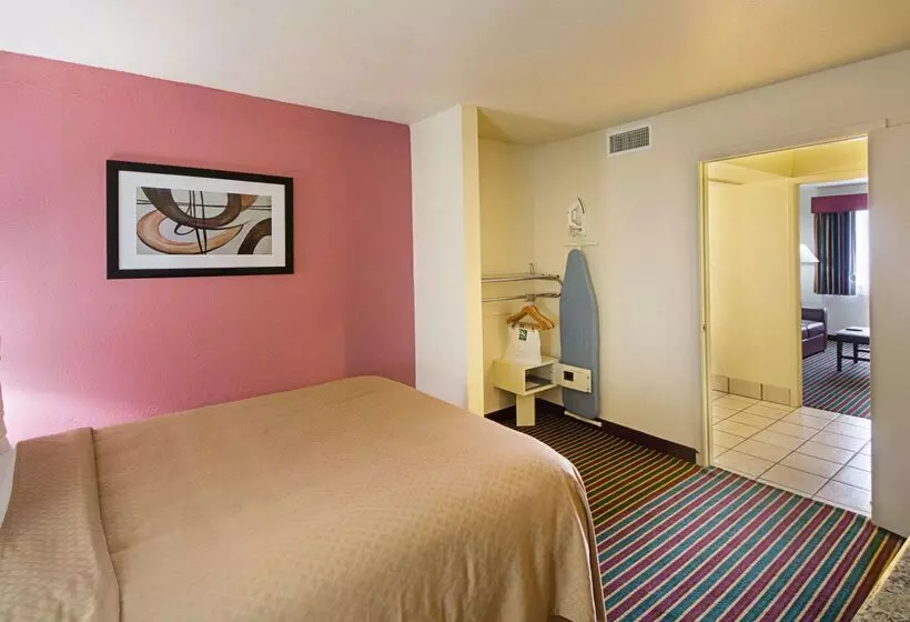 فندق Baymont By Wyndham Del Rio