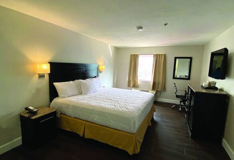 בית מלון כפרי Baymont By Wyndham Del Rio