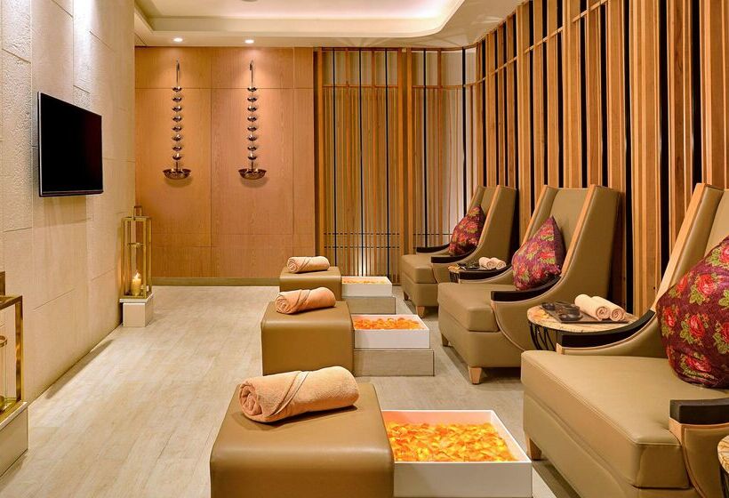 هتل Radisson Mumbai Goregaon