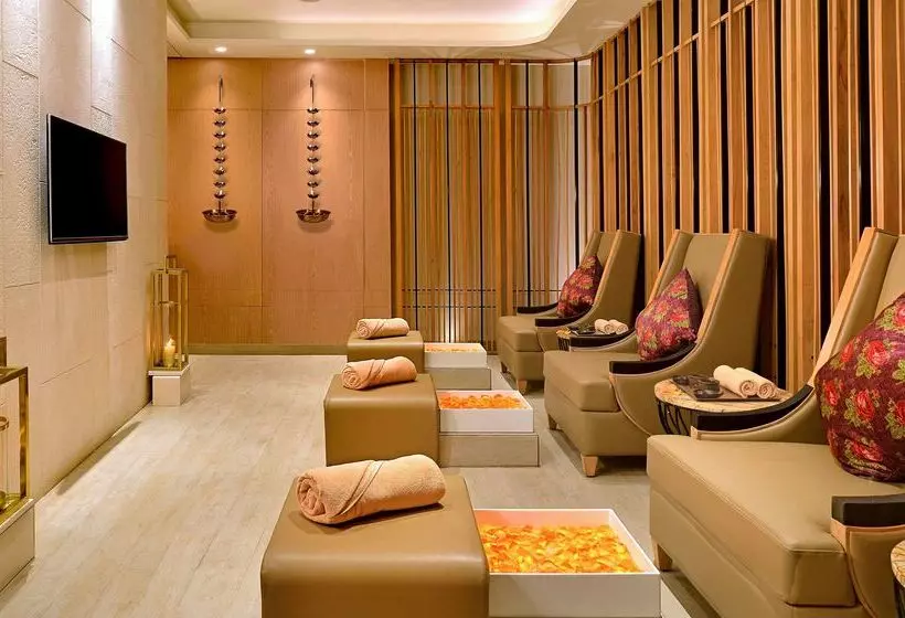 فندق Radisson Mumbai Goregaon