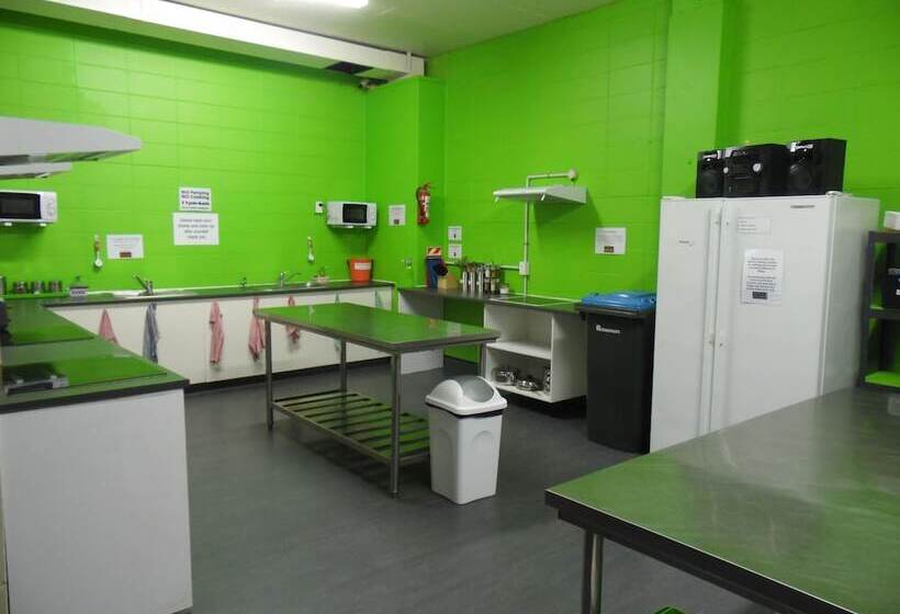 호텔 Rock Solid Backpackers Rotorua