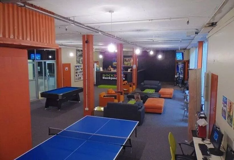 בית מלון כפרי Rock Solid Backpackers Rotorua