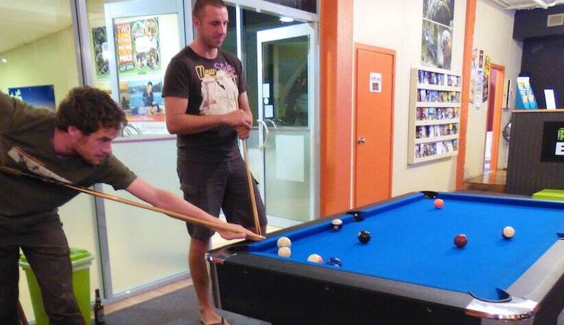 호텔 Rock Solid Backpackers Rotorua