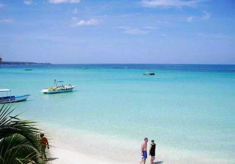 هتل Sea Wind Resort