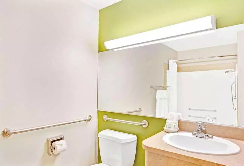 בית מלון כפרי Super 8 By Wyndham Stjerome