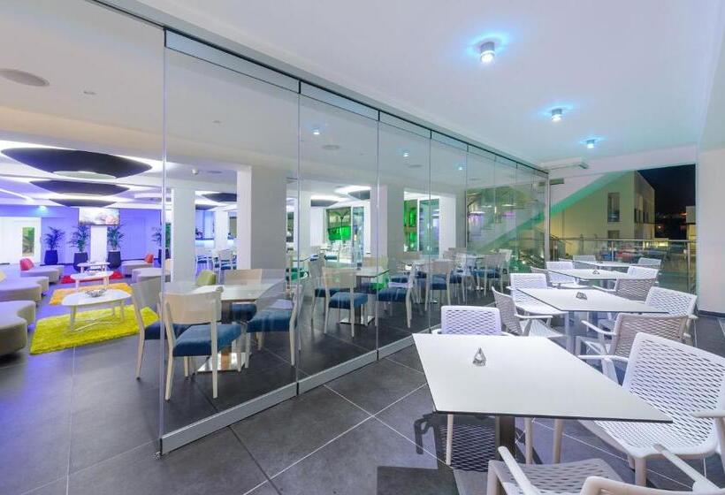 בית מלון כפרי Tasia Maris Oasis