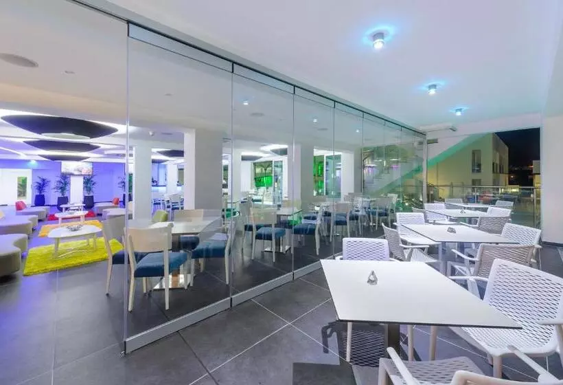 酒店 Tasia Maris Oasis