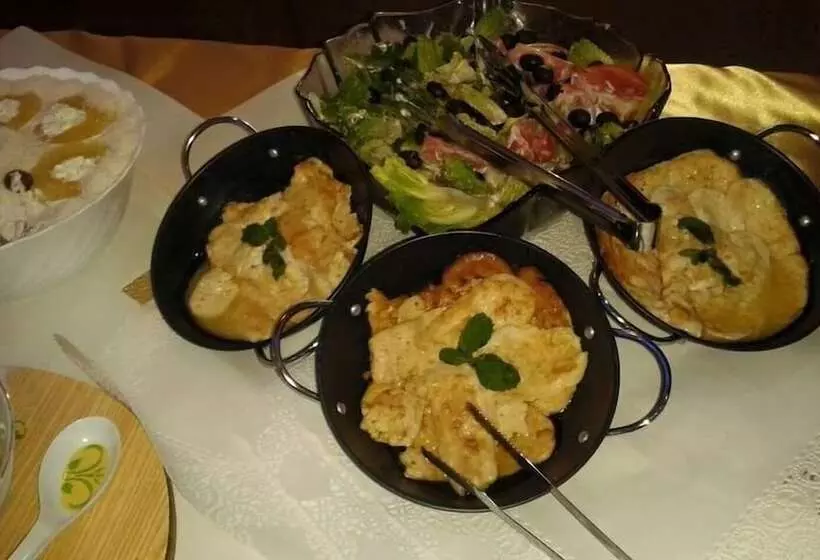 Royal Crown Hotel & Suites