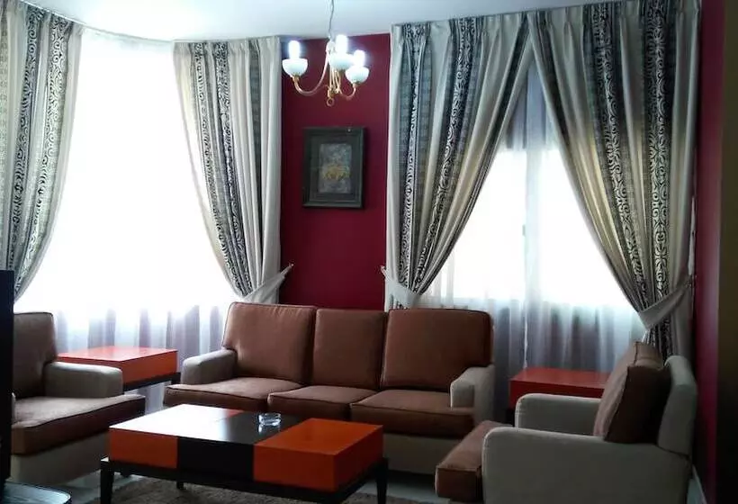 Royal Crown Hotel & Suites