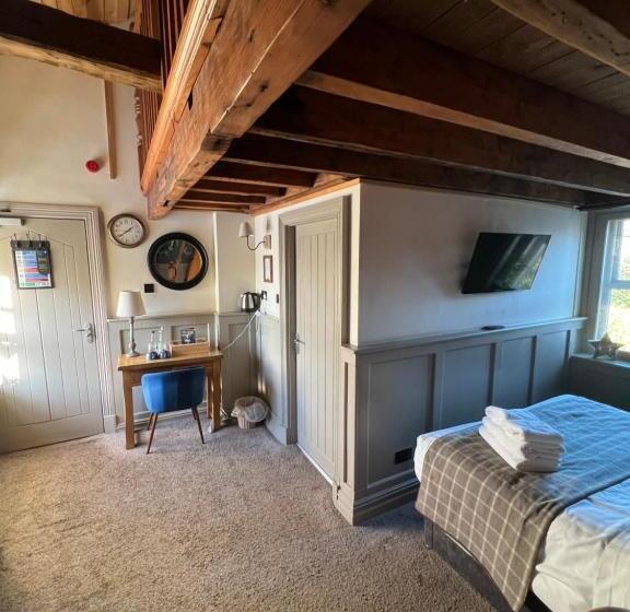 فندق صغير The Fleece Inn At Barkisland