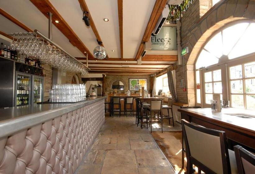 فندق صغير The Fleece Inn At Barkisland