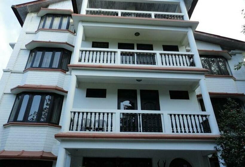 An Incredible Hotel, With Amazing Staff, Near Mg Marg