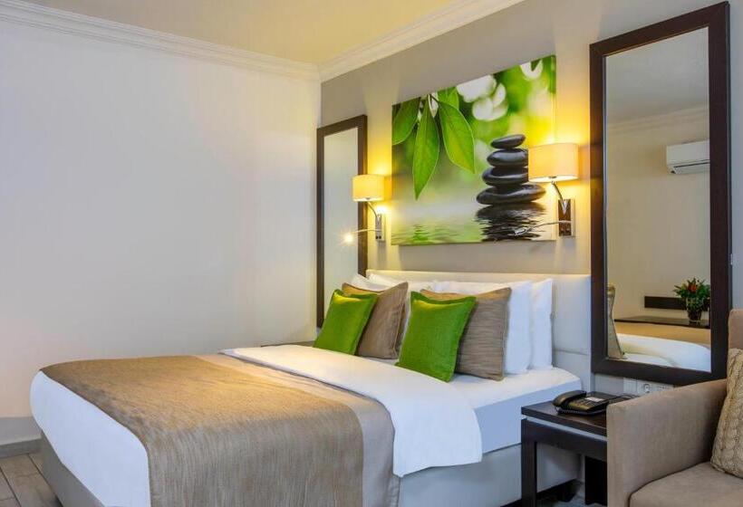 هتل Marmaris Bay Resort Adults Only