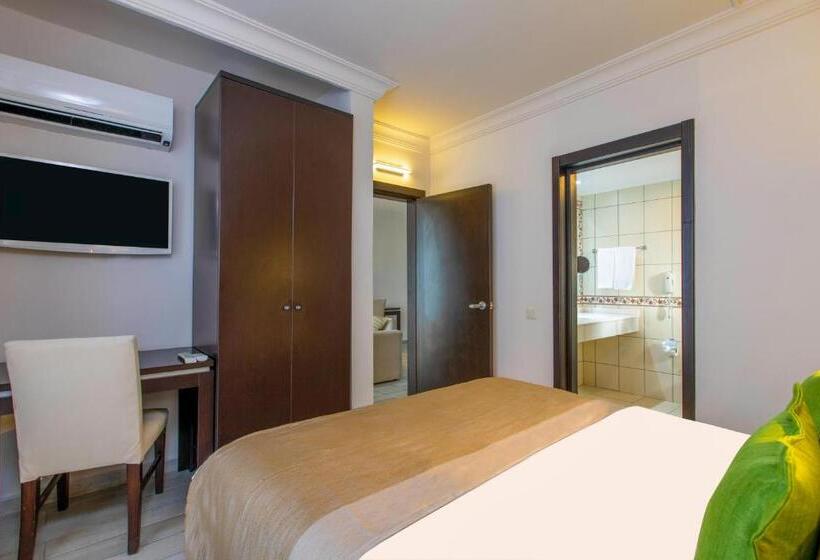 هتل Marmaris Bay Resort Adults Only