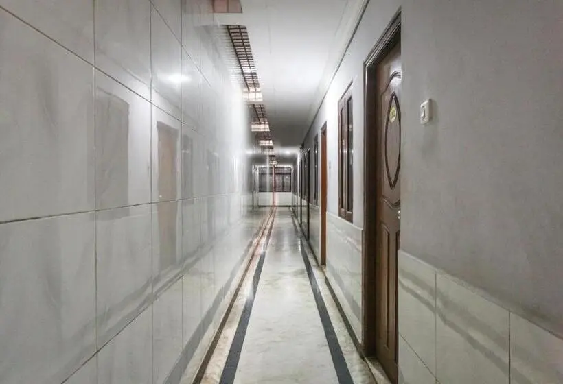 هتل Oyo 48074 National Towers Residency
