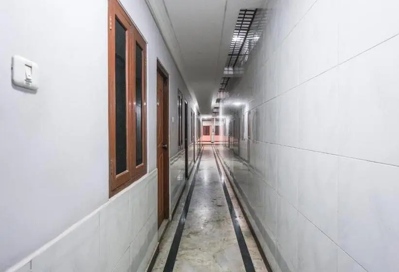 هتل Oyo 48074 National Towers Residency