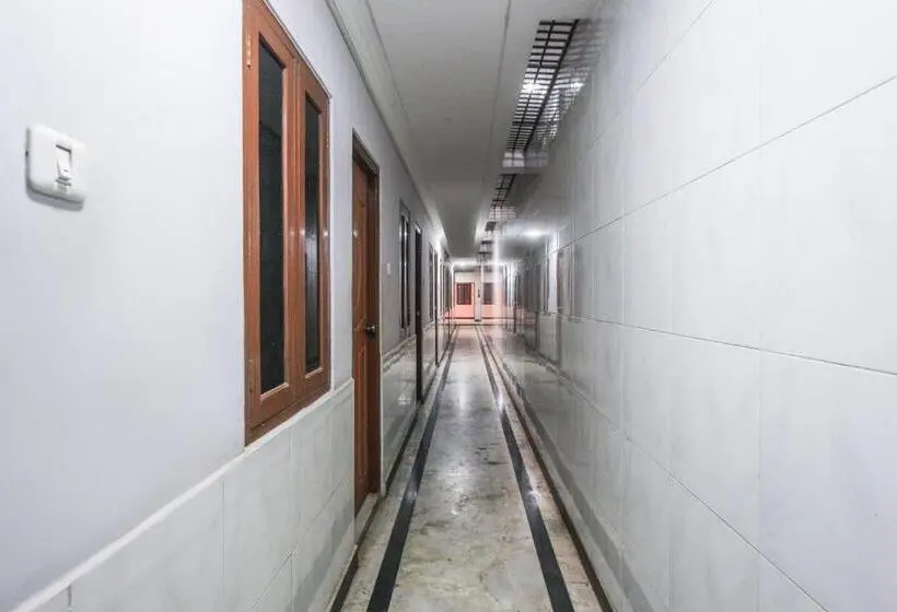 هتل Oyo 48074 National Towers Residency