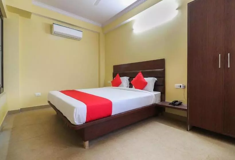 ホテル Oyo 61177 Pratap Inn