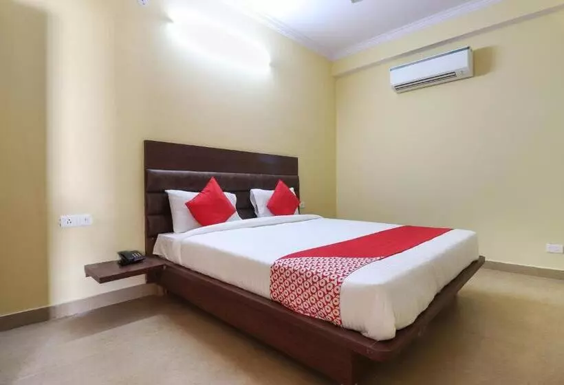 ホテル Oyo 61177 Pratap Inn