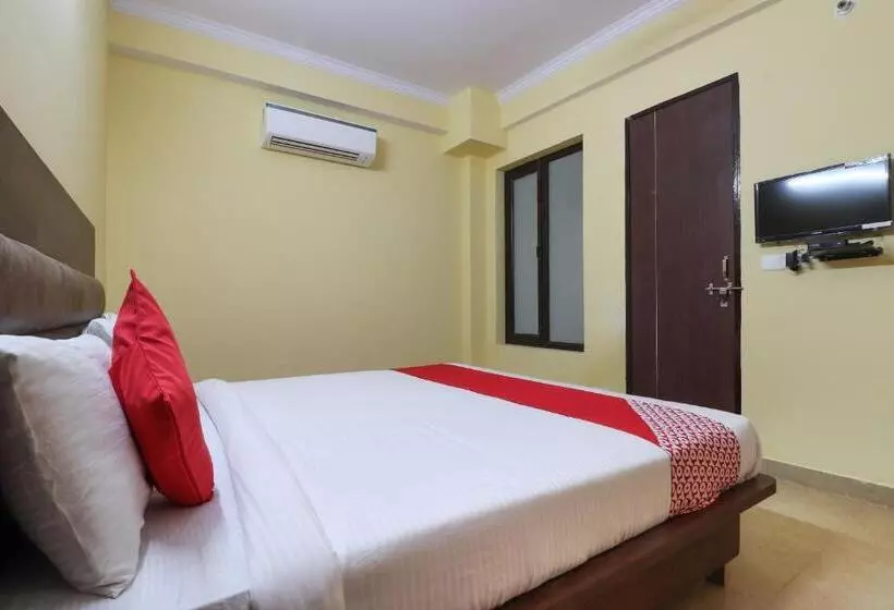 ホテル Oyo 61177 Pratap Inn
