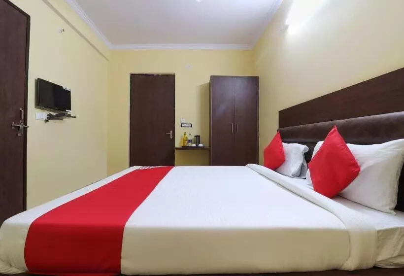 ホテル Oyo 61177 Pratap Inn