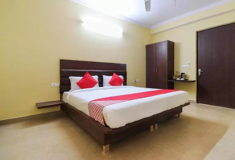 ホテル Oyo 61177 Pratap Inn