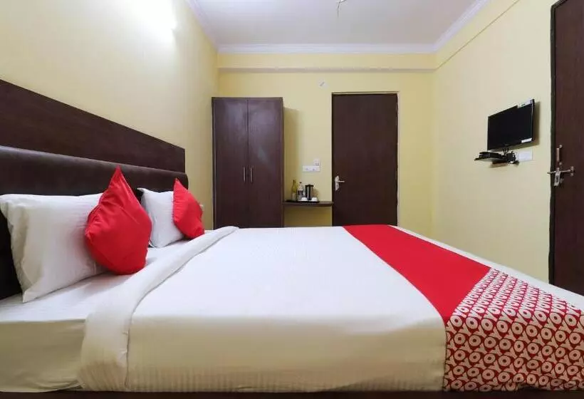 ホテル Oyo 61177 Pratap Inn