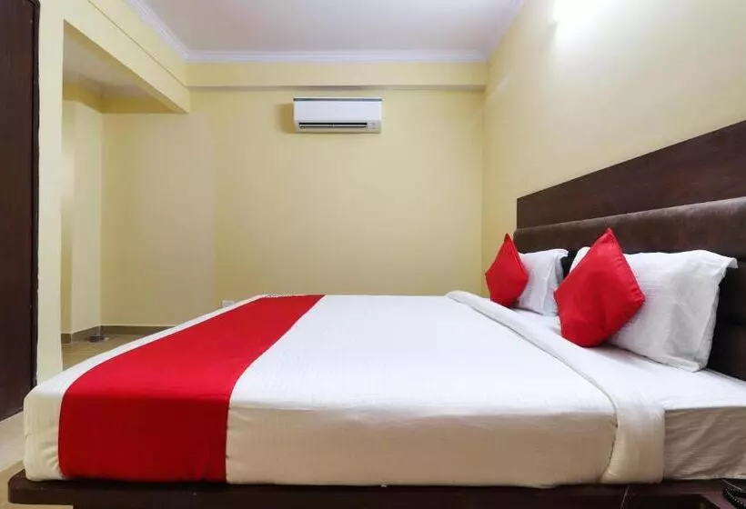 ホテル Oyo 61177 Pratap Inn